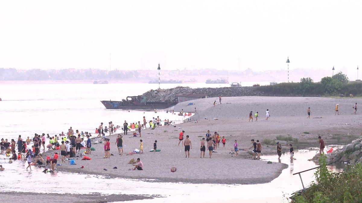 ... Gồm nhiều lứa tuổi...