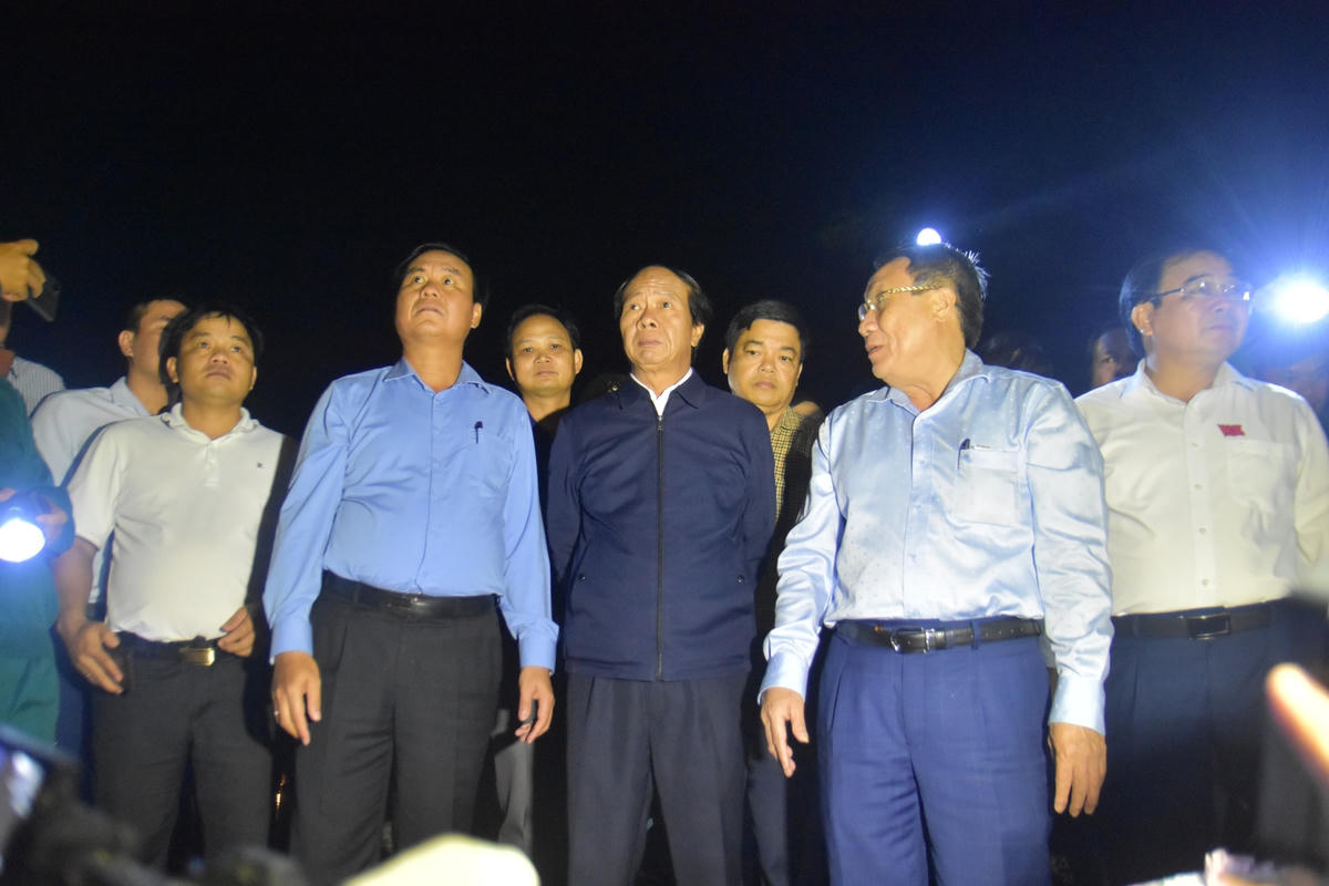 Phó Thủ tướng mong các gia đình sớm vượt qua khó khăn, ổn định lại cuộc sống.