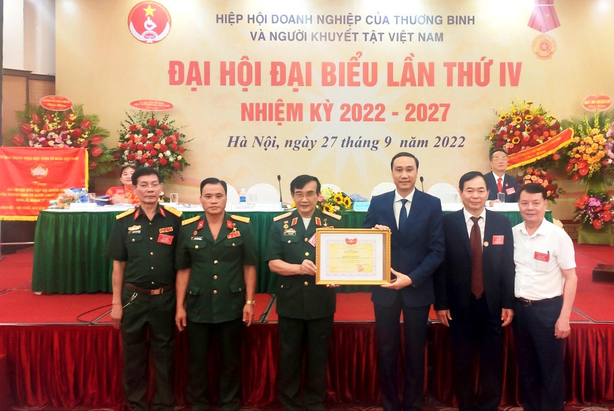 Ông Trần Hồng Quảng là Chủ tịch Hiệp hội doanh nghiệp của Thương binh và Người khuyết tật Việt Nam khóa IV
