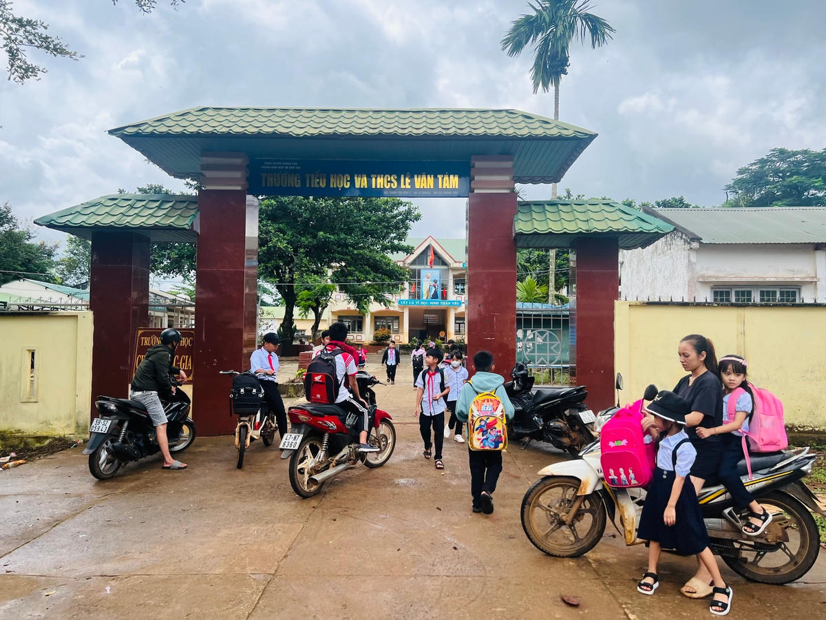 Trường tiểu học và THCS Lê Văn Tám (xã Ea Knuếc, huyện Krông Pắc).