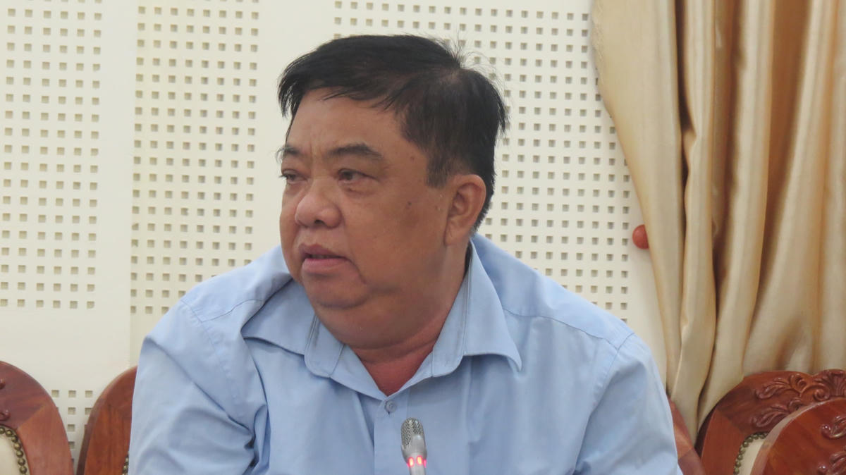 Ông Trần Văn Phục, Chủ tịch Uỷ ban MTTQ Việt Nam huyện Bình Đại phát biểu ý kiến.