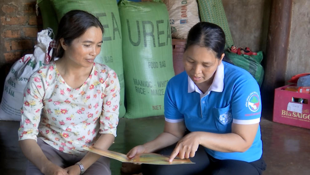 Hội Liên hiệp Phụ nữ huyện Cư M’Gar (Đắk Lắk) tuyên truyền phòng chống bạo lực gia đình.