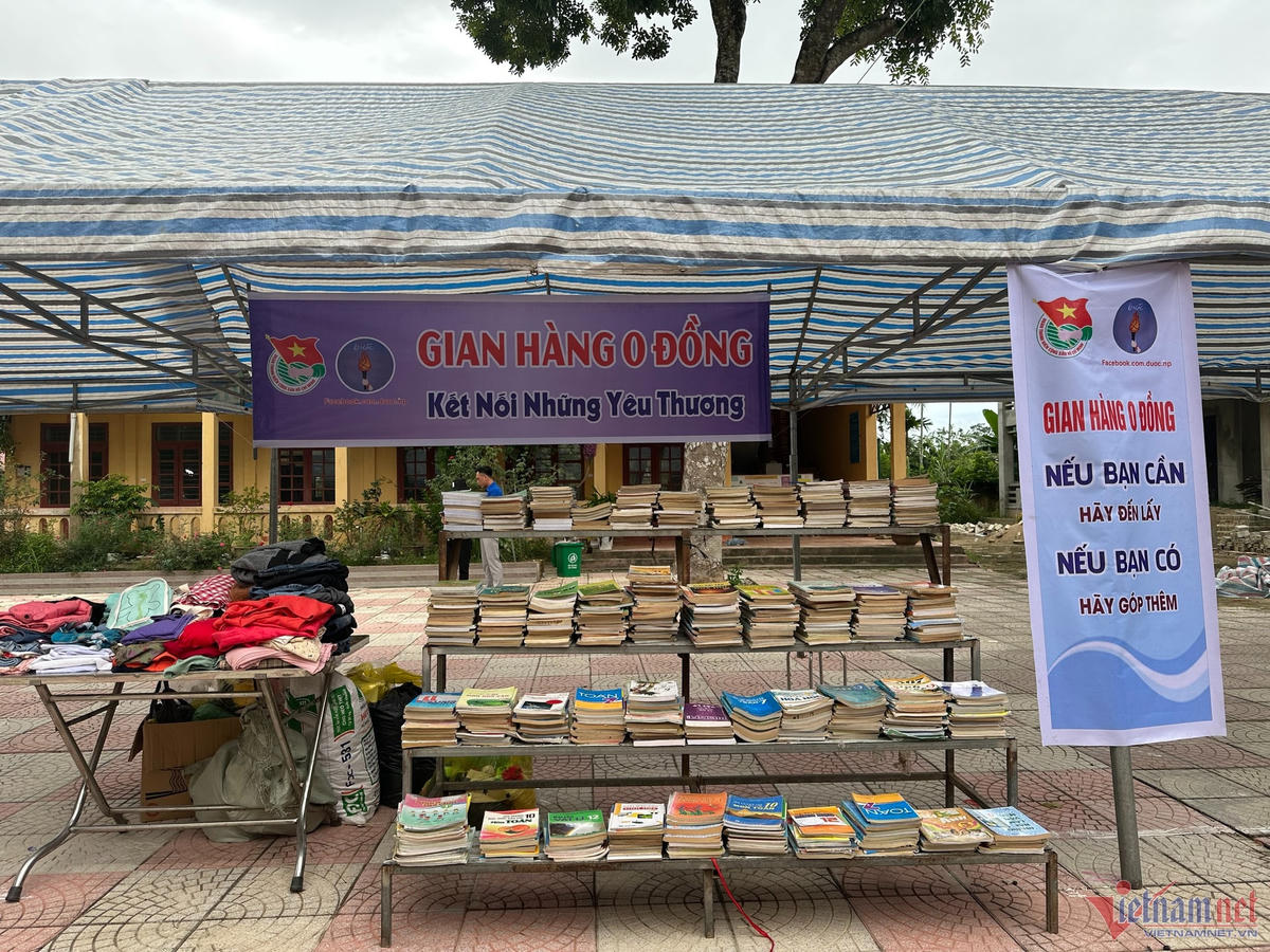 Hè vừa qua nhóm của Tâm đã mở được 3 gian hàng 0 đồng trên địa bàn huyện.