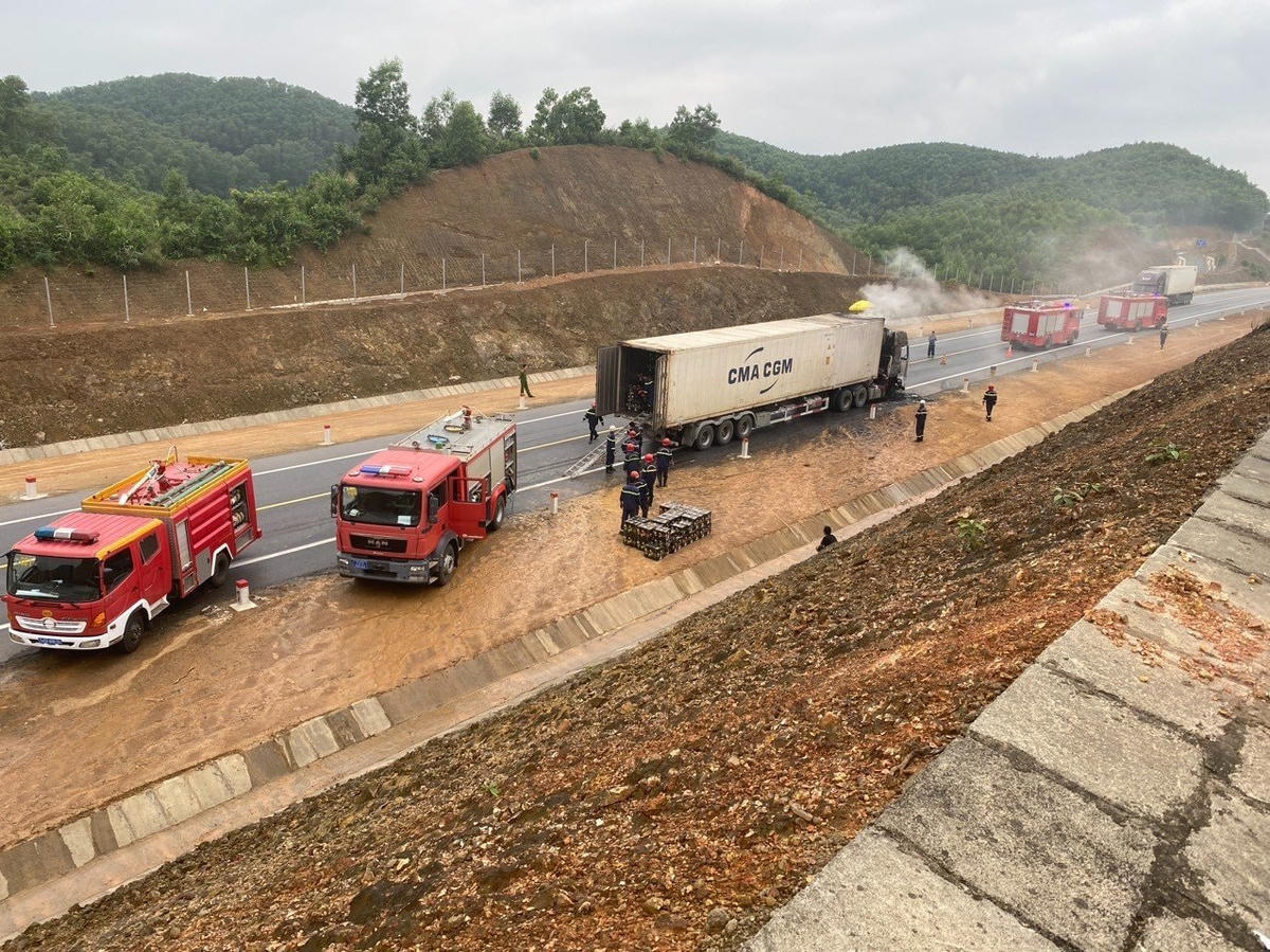 Hiện trường vụ cháy. Ảnh: H.D.