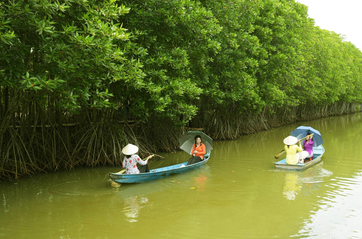 Trải nghiệm du lịch sinh thái, sông nước ở Cà Mau.