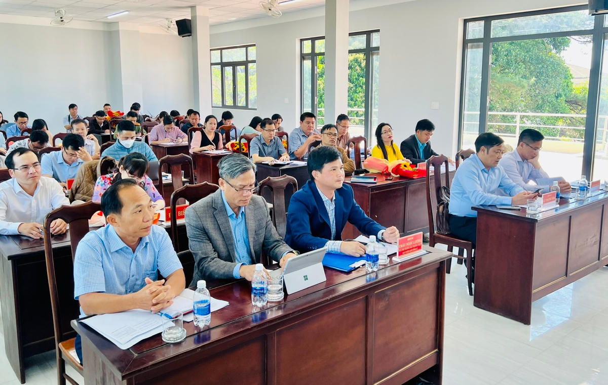 Các đại biểu về dự Hội nghị.
