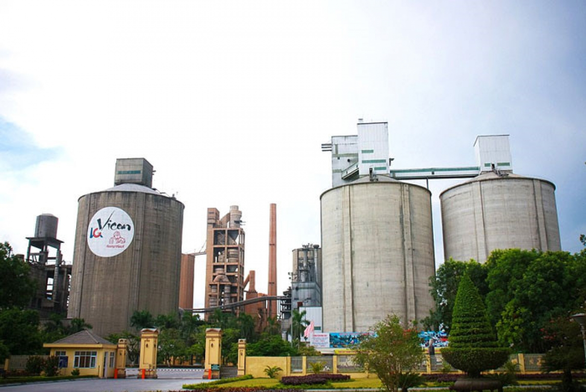 Ông Lê Thành Long - Chủ tịch HĐQT Công ty TNHH MTV Xi măng Vicem Hoàng Thạch bị cơ quan Cảnh sát Điều tra tỉnh Hải Dương khởi tố, bắt giữ vì vi phạm trong lĩnh vực đấu thầu. Ảnh minh họa.