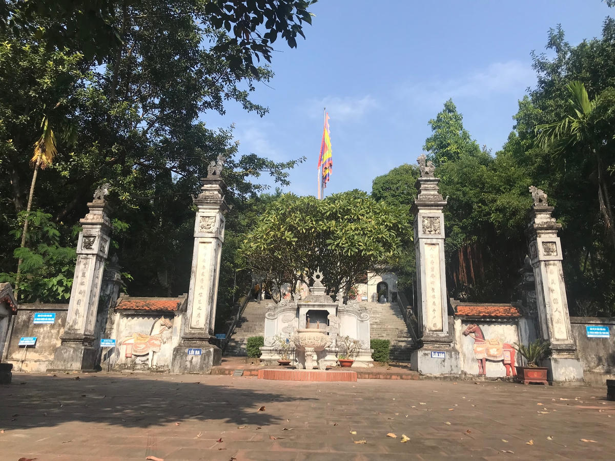 Đền Cuông, nơi thờ Thục Phán An Dương Vương và những điều bí ẩn về chim hạc và cá voi.