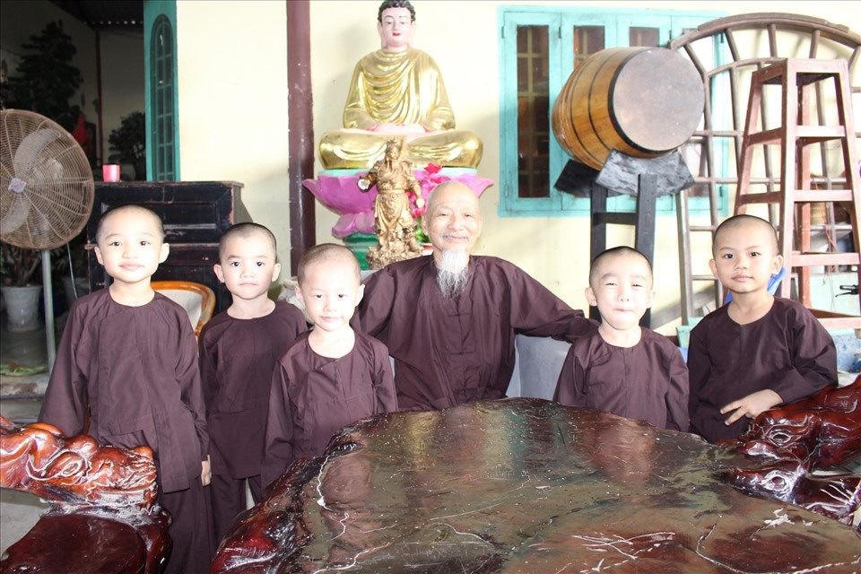 Ông Lê Tùng Vân bị cáo buộc thêm tội danh "lừa đảo chiếm đoạt tài sản".
