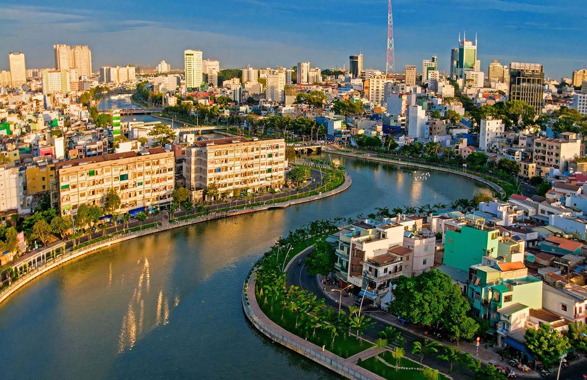 Kênh Nhiêu Lộc - Thị Nghè trở nên trong xanh sau khi được cải tạo.