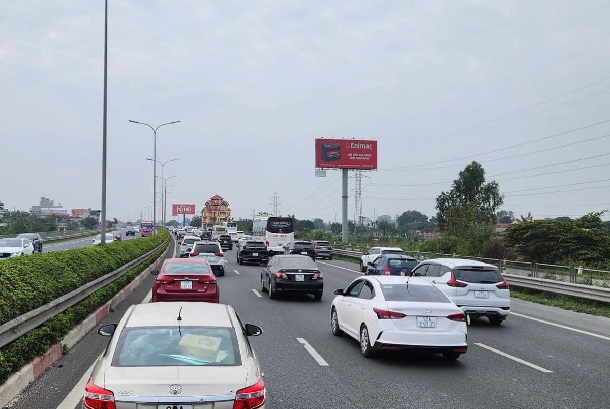 Un tac tren cao toc phap van - cau gie, nhieu nguoi loay hoay tim duong du xuan hinh anh 3