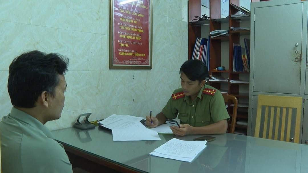 Khi làm việc với lực lượng chức năng, L. T. T. thừa nhận việc đăng tải thông tin BKS 19A - 555.55 đã có chủ nhằm câu view. Ảnh: Công an tỉnh Phú Thọ 