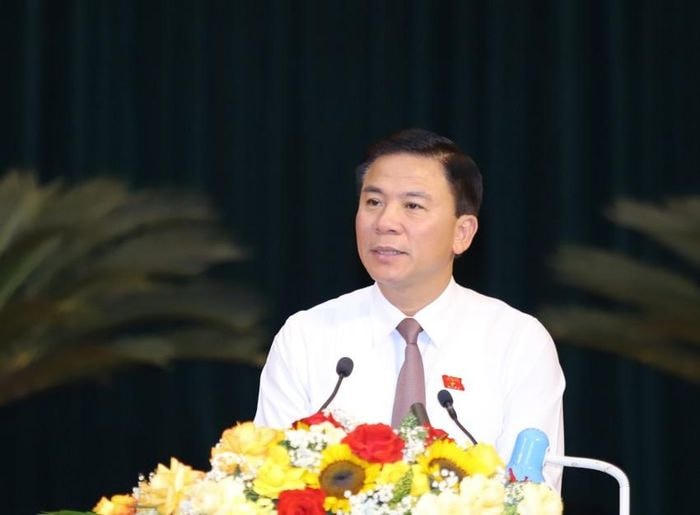 Ông Đỗ Trọng Hưng, Bí thư Tỉnh ủy, Chủ tịch HĐND tỉnh Thanh Hóa phát biểu khai mạc kỳ họp.