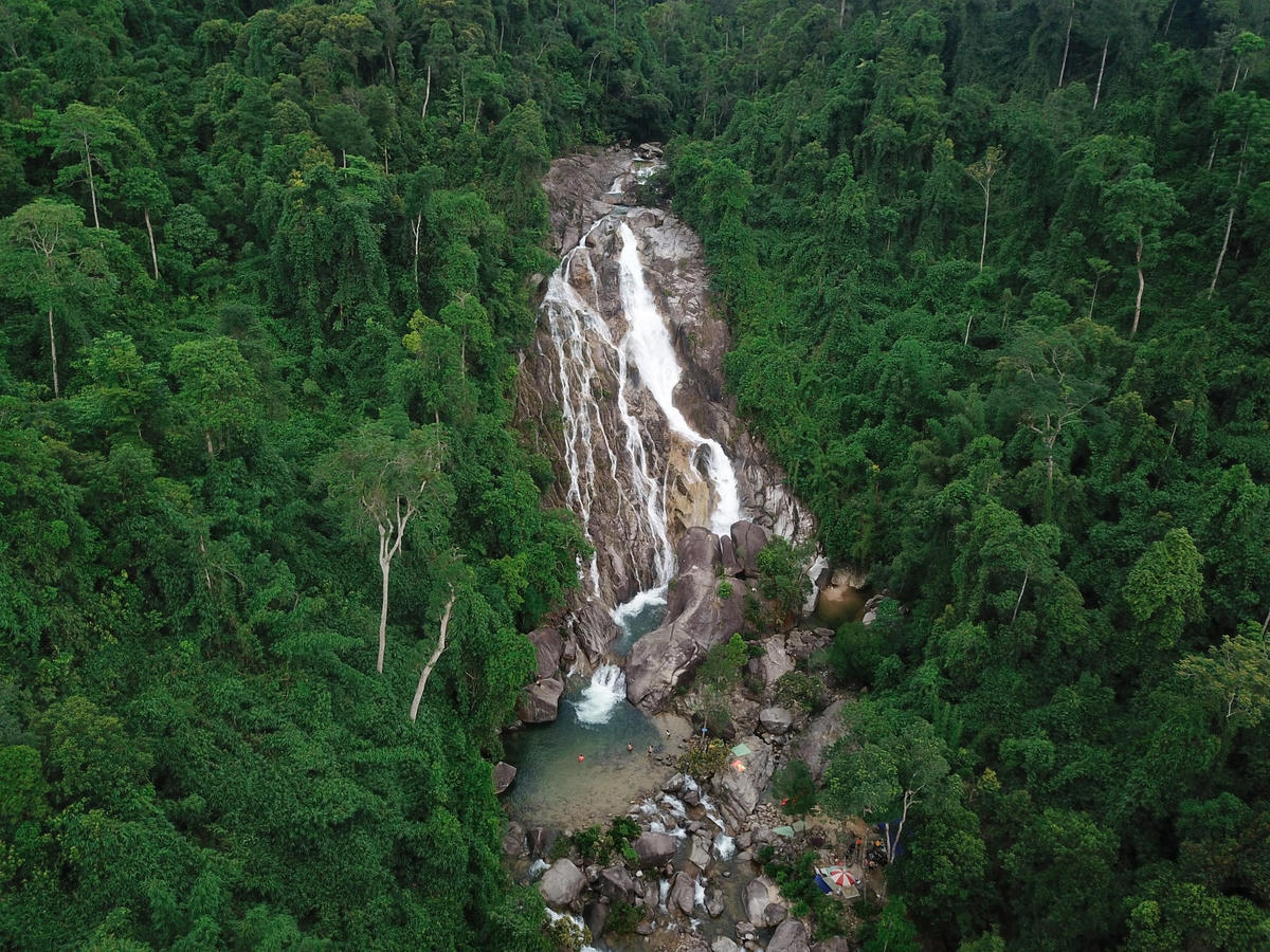 Thác Ma Hao nằm cách TP Thanh Hóa khoảng 100Km.