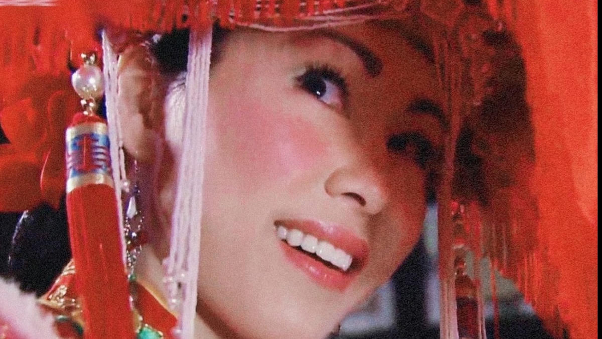 Tạo hình của Hồ Định Hân. 