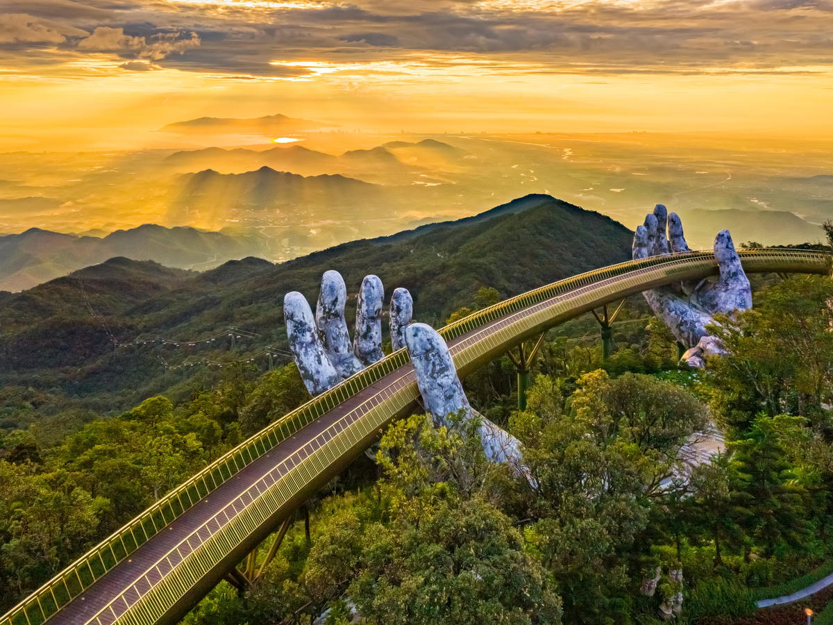 Cầu Vàng ở Sun World Ba Na Hills.