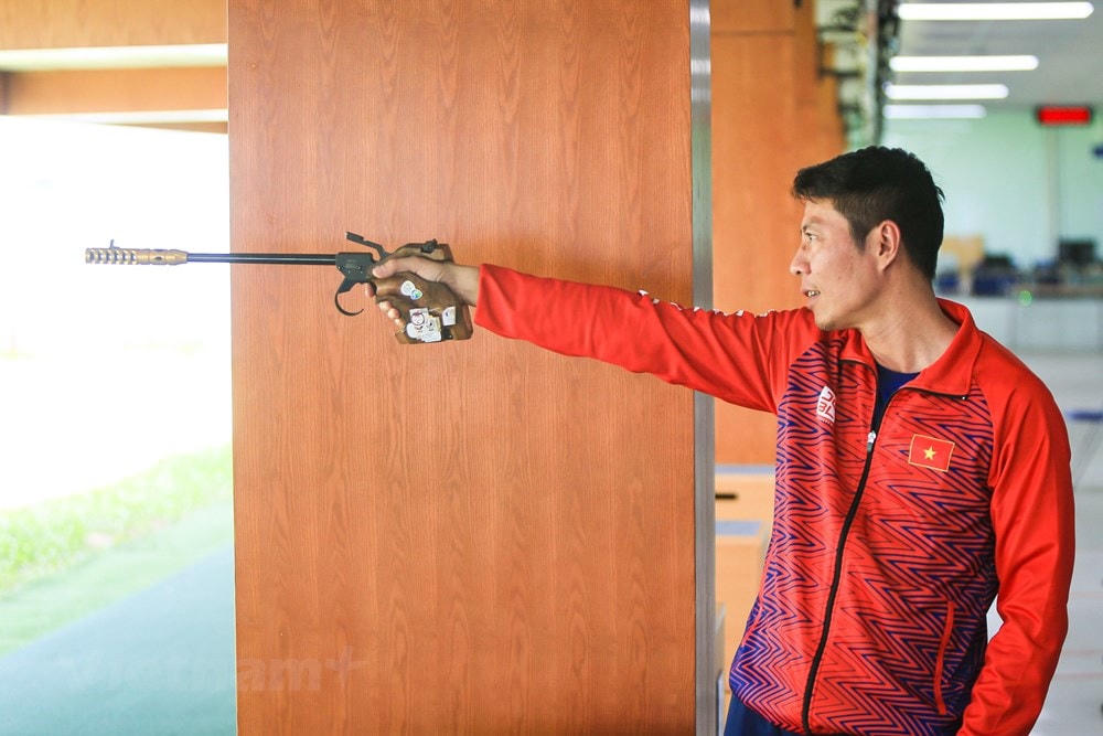 Kinh nghiệm, bản lĩnh thi đấu hơn 20 năm giúp Trần Quốc Cường giành Huy chương Vàng SEA Games 31 trước sự cạnh tranh quyết liệt từ đối thủ. (Ảnh: PV/Vietnam+).