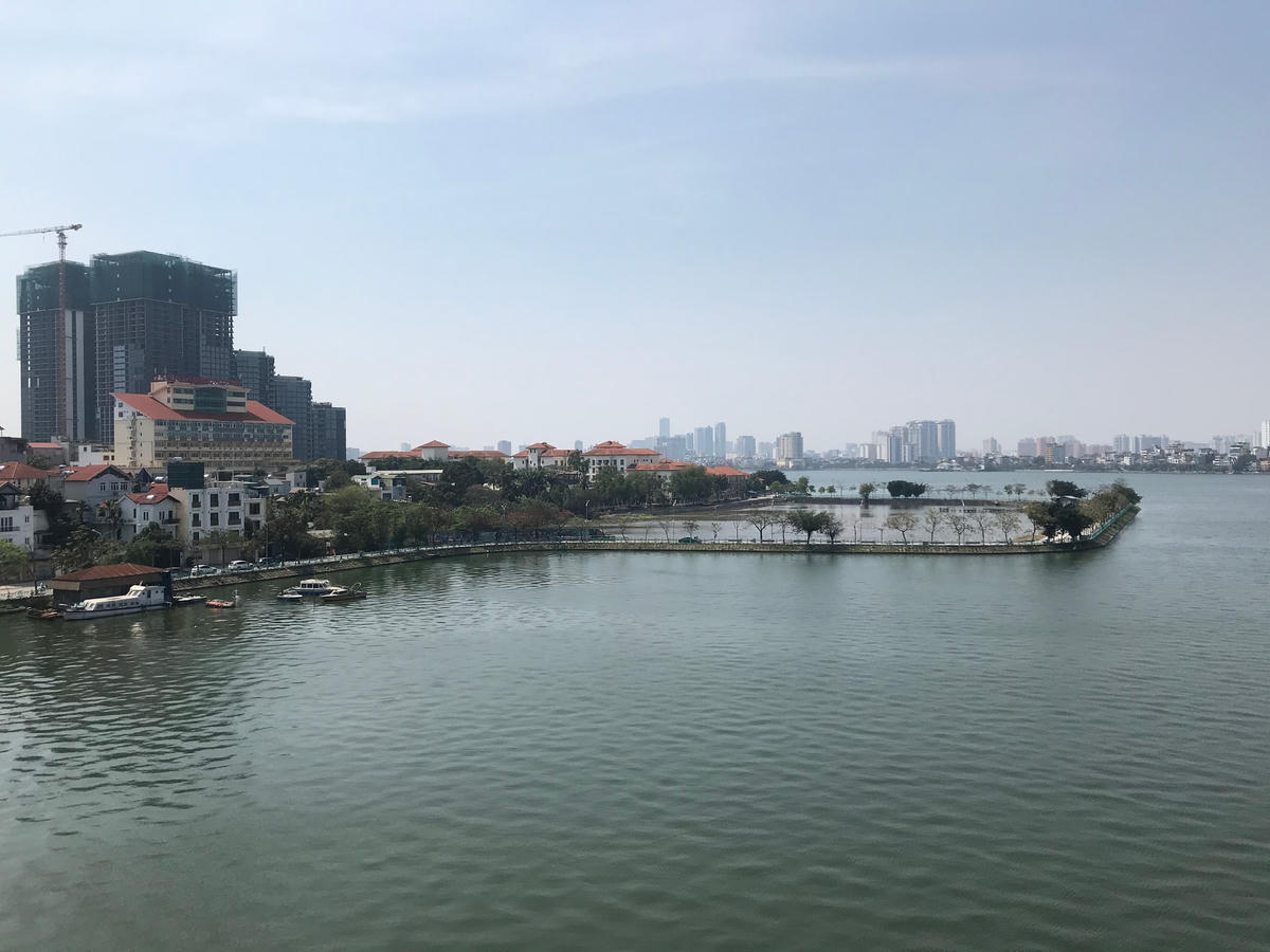 Một góc hồ Tây hiện nay. Ảnh: Lê Minh.  