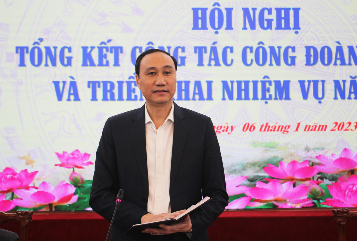 Phó Chủ tịch Phùng Khánh Tài phát biểu tại Hội nghị.