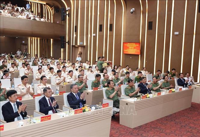 Tổng Bí thư Tô Lâm: Thi đua vì an ninh Tổ quốc có ở từng người, từ trong suy nghĩ, hành động và mọi công việc hằng ngày- Ảnh 4.