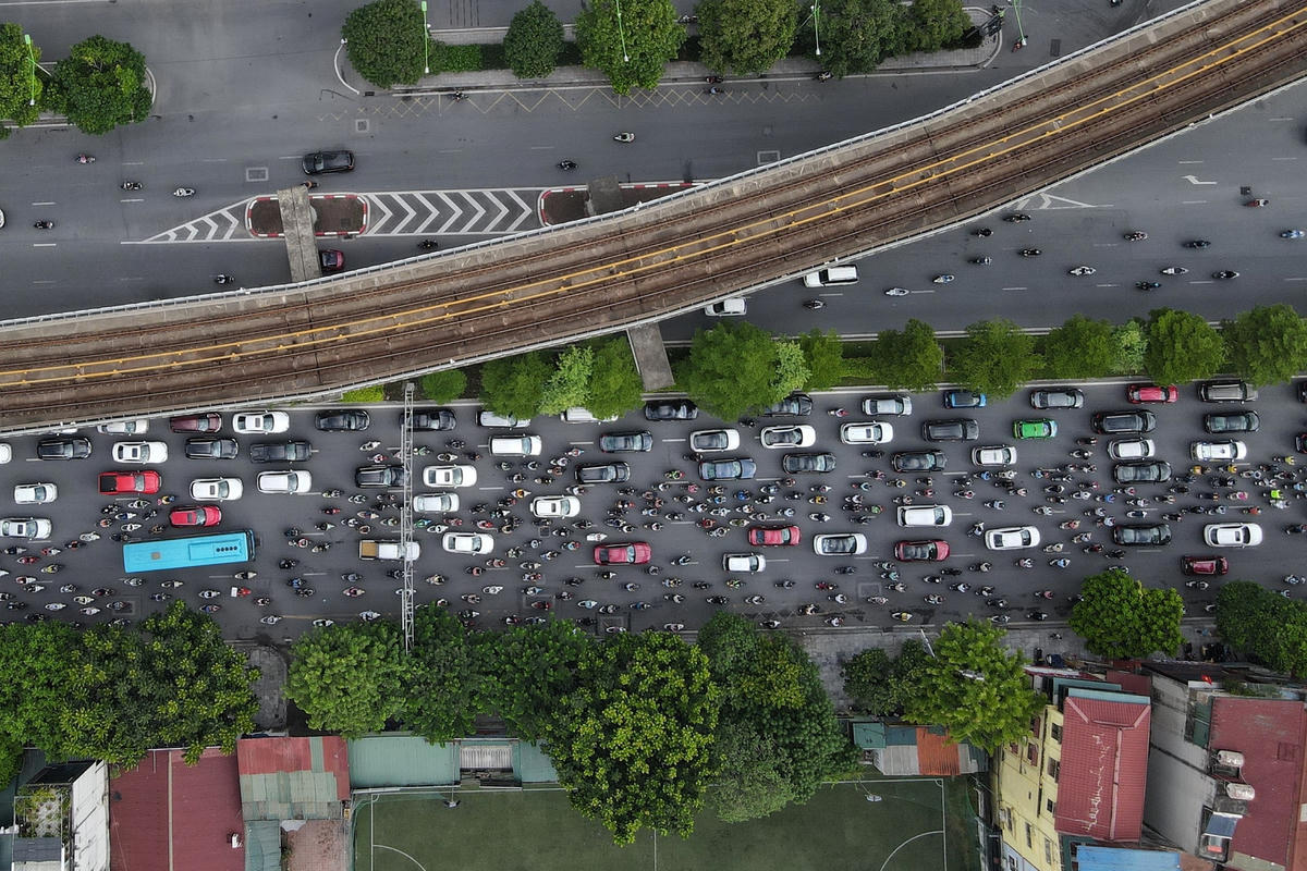 Nguyễn Trãi sau 3 tuần phân làn: Giảm tắc chỗ này, lại ùn chỗ khác