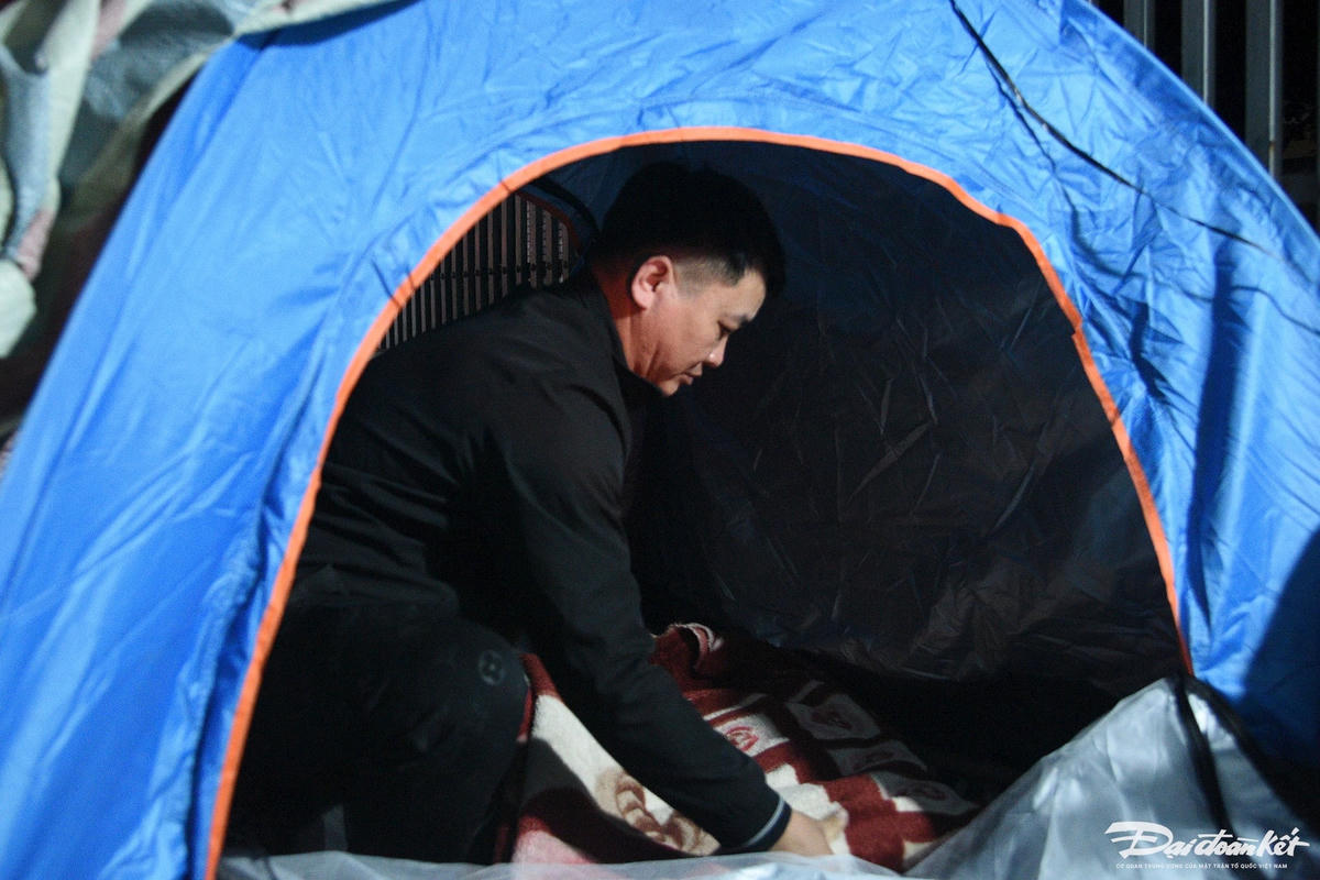 W_mac_man_trong_dao_quat-le-khanh2.jpg