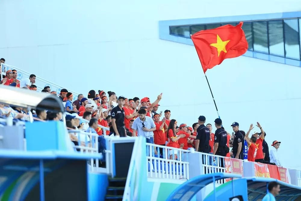 Dù thi đấu xa nhà nhưng U23 Việt Nam vẫn nhận được sự cổ vũ của các CĐV nhà