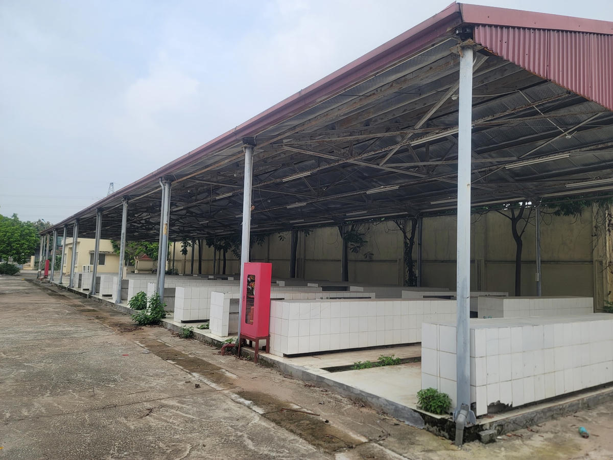 Dự án được khởi công xây dựng vào cuối năm 2016. Sau gần 10 tháng thi công, dự án này cơ bản đã được hoàn thành. Tuy nhiên, từ đó đến nay, công trình vẫn không được đưa vào sử dụng, nhiều hạng mục đã xuống cấp.