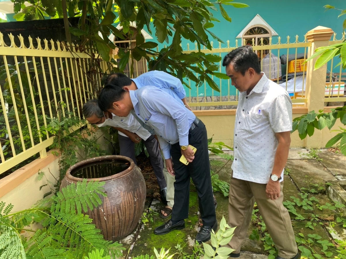Lực lượng chức năng tại TPHCM tăng cường kiểm tra công tác phòng, chống dịch sốt xuất huyết.