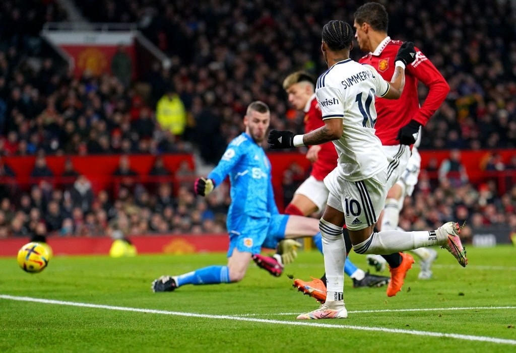 Varane đá phản lưới nhà (Ảnh: GI).