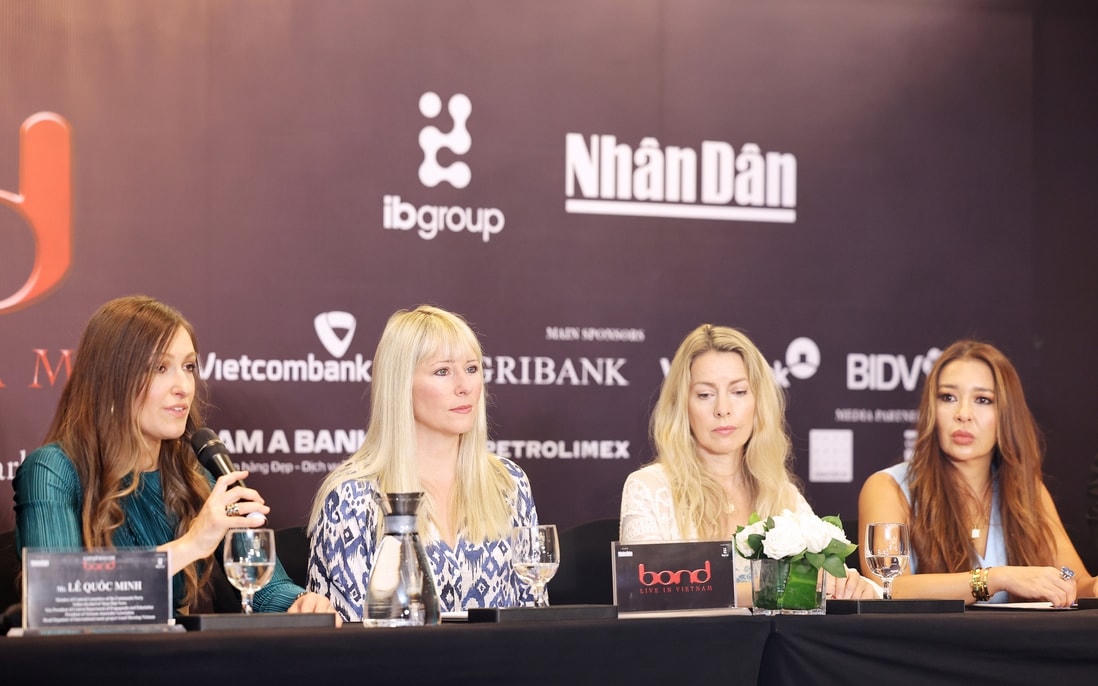 Tứ tấu huyền thoại Bond sẽ mặc áo dài chơi đàn dây