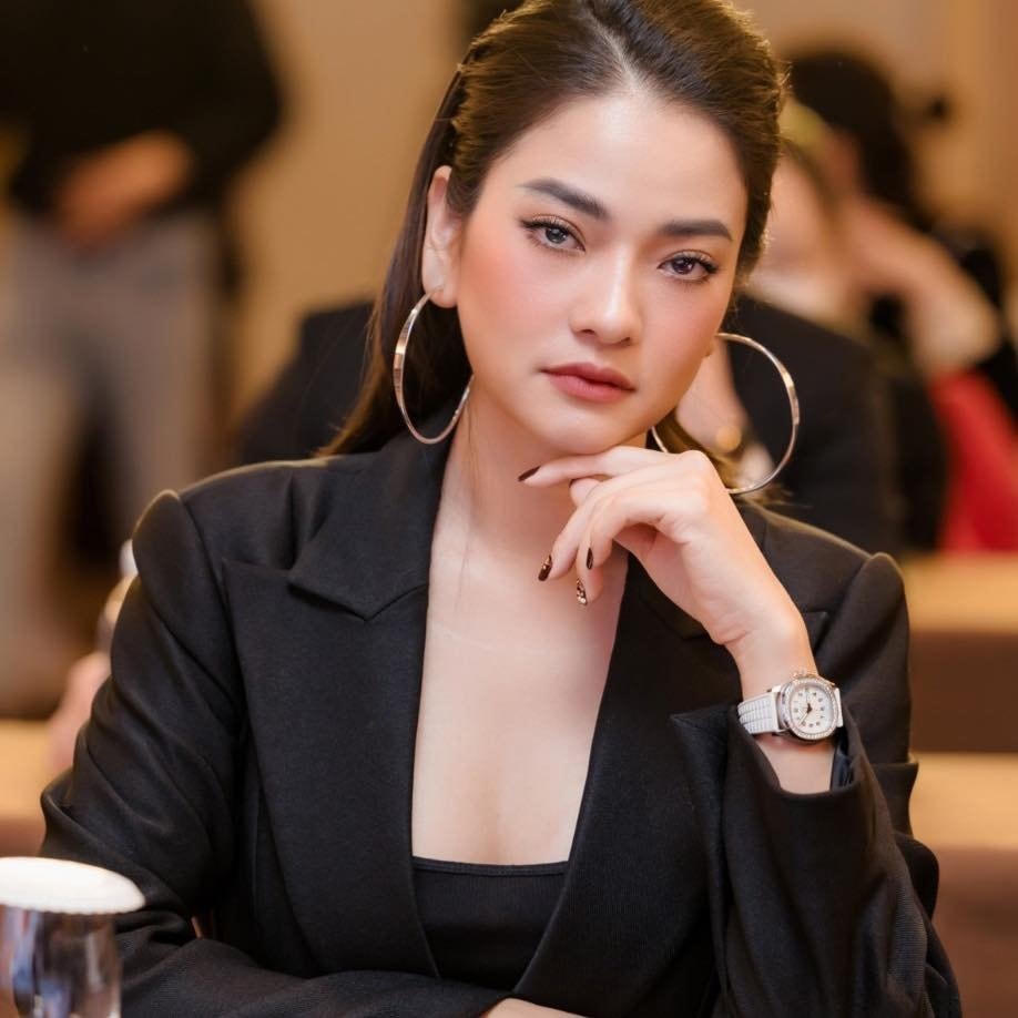 Nữ diễn viên cho biết tìm đến nghệ thuật đơn thuần vì muốn thỏa mãn đam mê và xả stress.  