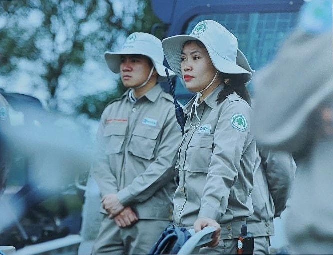 Chị Lê Thị Thu Hà - Đội trưởng Đội rà phá bom mìn ở Quảng Trị. Ảnh: Nguyễn Á.