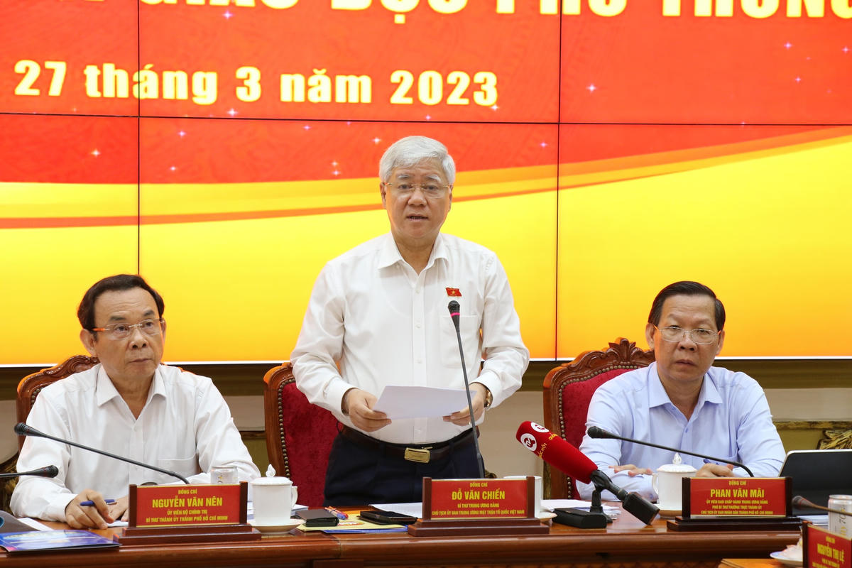 Chủ tịch UBTƯ MTTQ Việt Nam Đỗ Văn Chiến phát biểu tại buổi làm việc.