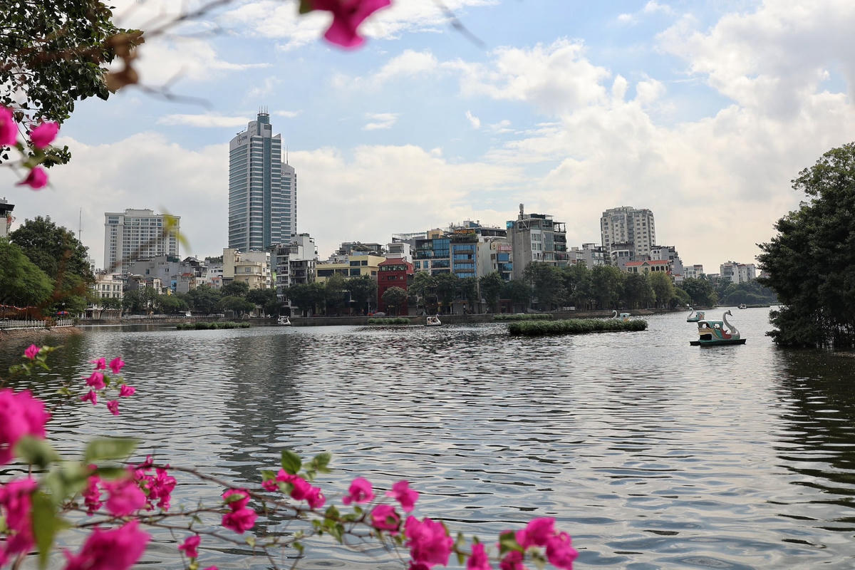 Nhằm hình thành không gian giải trí, văn hóa, du lịch cho người dân và du khách và phát huy thế mạnh ẩm thực Đảo Ngọc - Ngũ Xã, kết nối với các điểm du lịch khác trên địa bàn, quận Ba Đình đang nhanh chóng đẩy nhanh tiến độ thi công đưa dự án về đích.