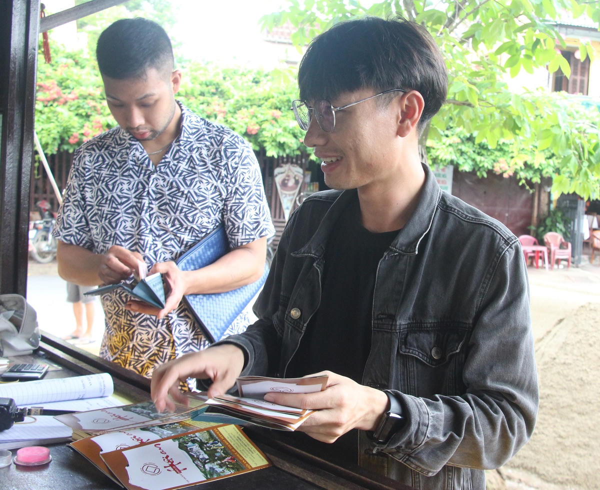 Anh Nguyễn Sơn nói về mua vé tham quan phố cổ Hội An.