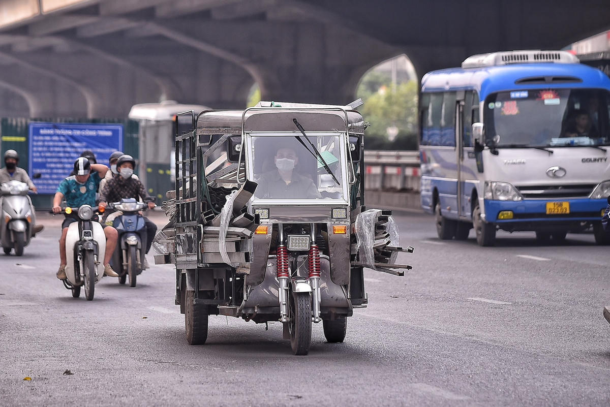 Xe tự chế ngang nhiên lộng hành khiến người dân 'lạnh gáy'