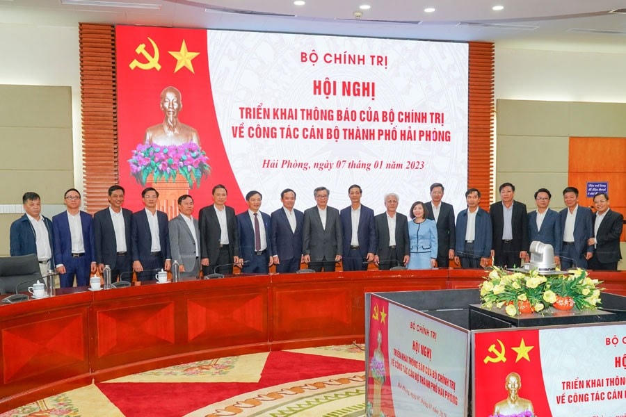 Hội nghị triển khai thông báo của Bộ Chính trị về công tác cán bộ TP Hải Phòng.