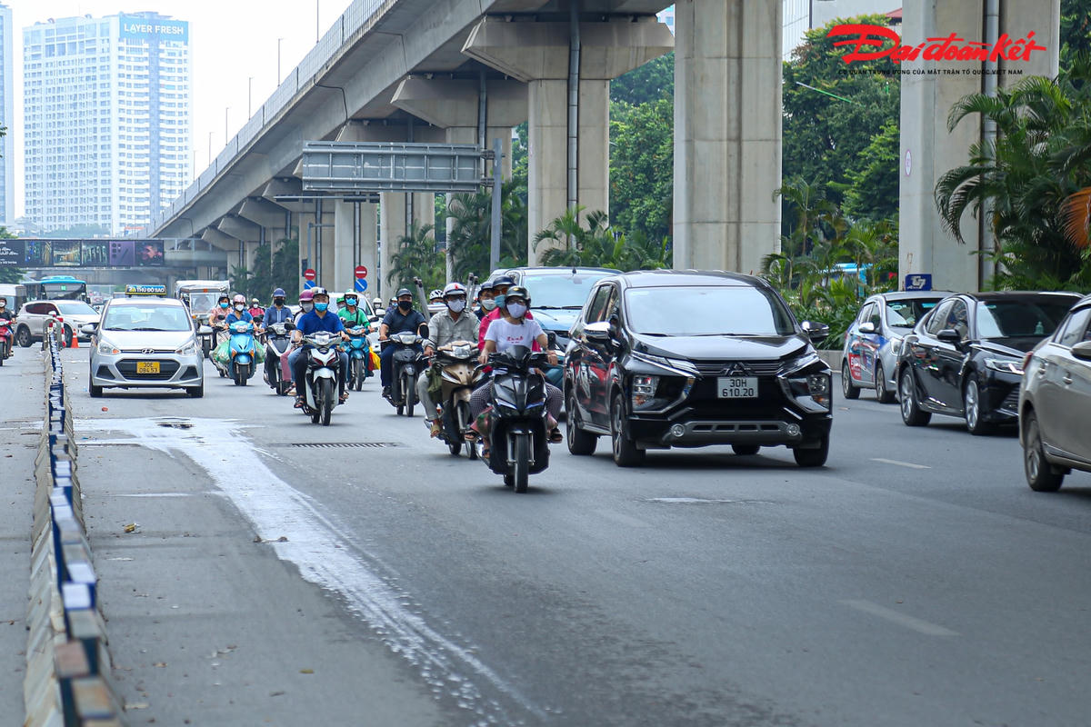Trên tuyến có 3 điểm mở quay đầu tại dải phân cách giữa, tại các vị trí: Trước Công ty thuốc lá Thăng Long, trước Công ty cao su Sao Vàng, trước ngân hàng Agribank.