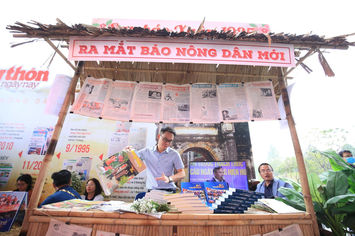 Hình ảnh gian trưng bày Báo Nông thôn Ngày nay.