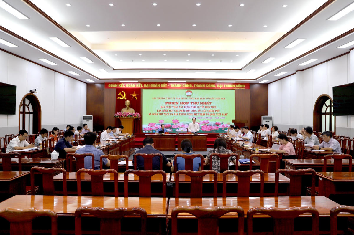 Quang cảnh buổi làm việc.