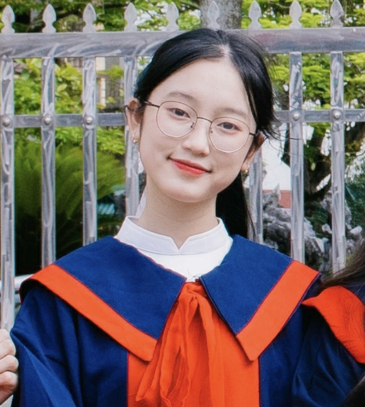 Thủ khoa Vũ Thị Vân Anh (57,3 điểm/6 môn).  