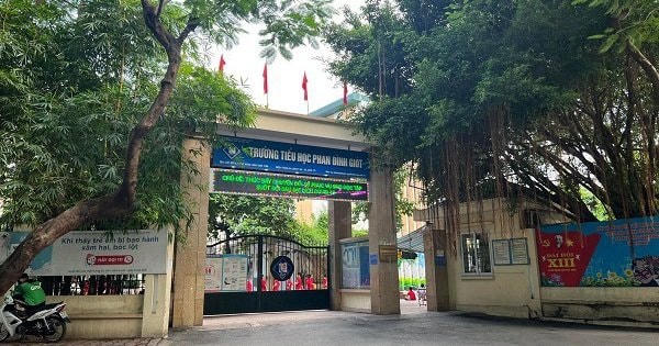 Khu vực cổng trường Phan Đình Giót, quận Thanh Xuân, Hà Nội.