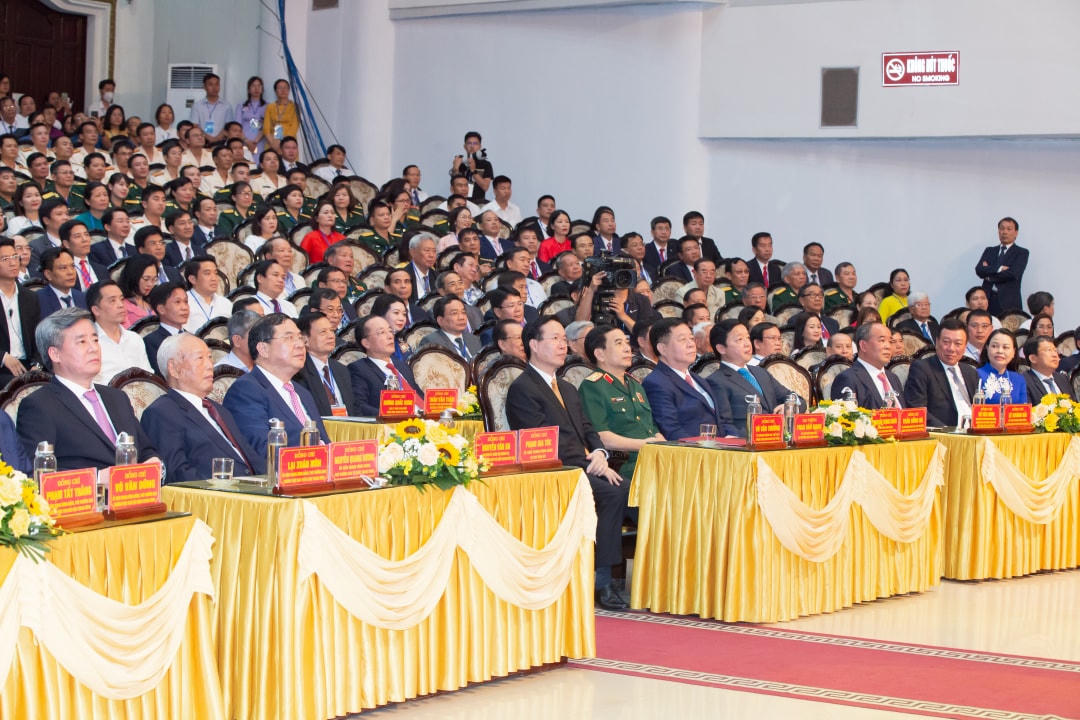 Chủ tịch nước Võ Văn Thưởng cùng nhiều lãnh đạo các bộ, ban, ngành ở Trung ương, địa phương tham dự buổi lễ. 