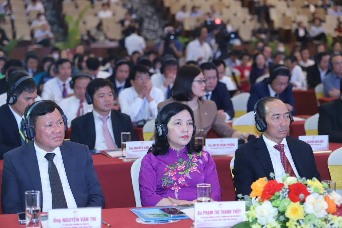 Các đại biểu là lãnh đạo chủ chốt tỉnh Thanh Hóa tham dự hội nghị.