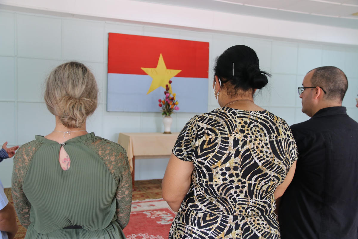 Vào tháng 5/2023, Đoàn đại biểu cấp cao Ủy ban Bảo vệ Cách mạng Cuba do ông Gerardo Hernandez Nordelo - Ủy viên Trung ương Đảng Cộng sản Cuba, Chủ tịch Ủy ban Bảo vệ Cách mạng Cuba làm trưởng đoàn đã ghé thăm Khu di tích Trụ sở Chính phủ Cách mạng lâm thời Cộng hòa miền Nam Việt Nam.