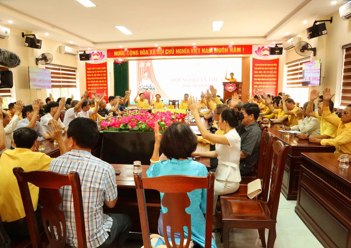 Hội nghị đã hiệp thương bổ sung chức danh Phó Chủ tịch không chuyên trách Uỷ ban MTTQ tỉnh Nghệ An nhiệm kỳ 2019-2024 đối với ông Hoàng Nghĩa Hiếu.