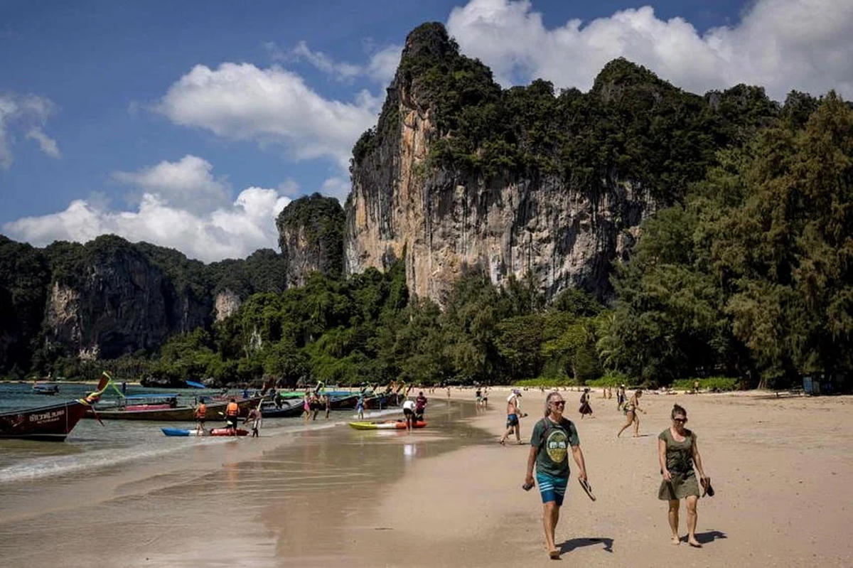 Thái Lan đạt mục tiêu đón 10 triệu du khách nước ngoài trong năm 2022. Ảnh: Straitstimes.