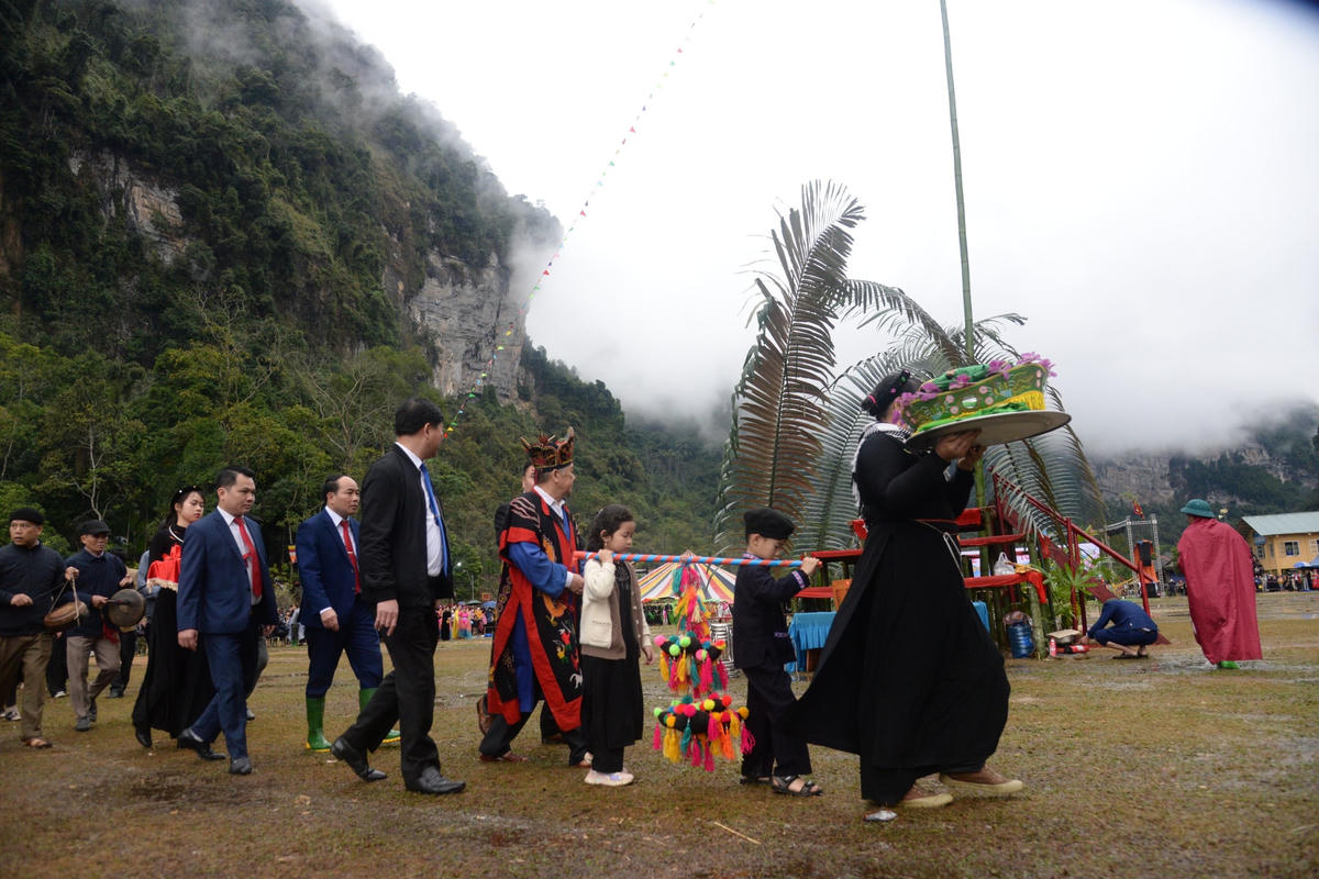 Bản sắc lễ hội đã được gìn giữ qua hàng trăm năm, lưu giữ được những nét văn hóa truyền thống.