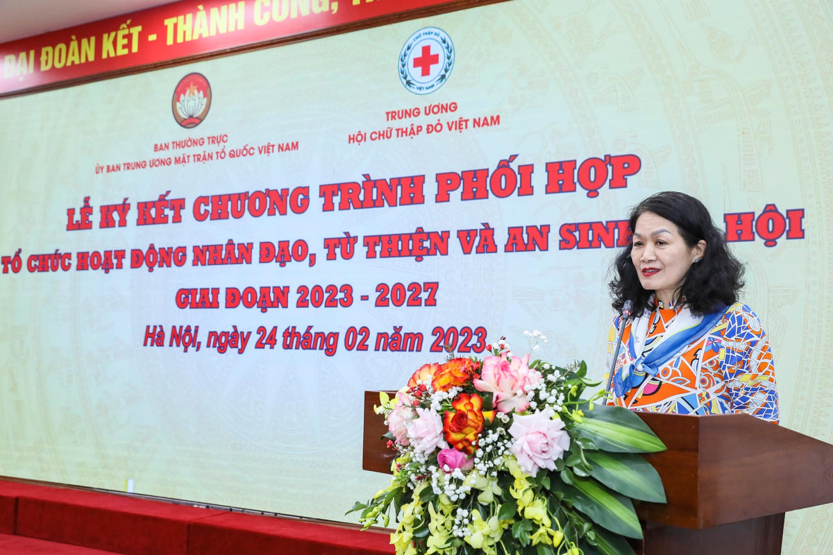 Chủ tịch Hội Chữ thập đỏ Việt Nam Bùi Thị Hòa phát biểu tại buổi lễ